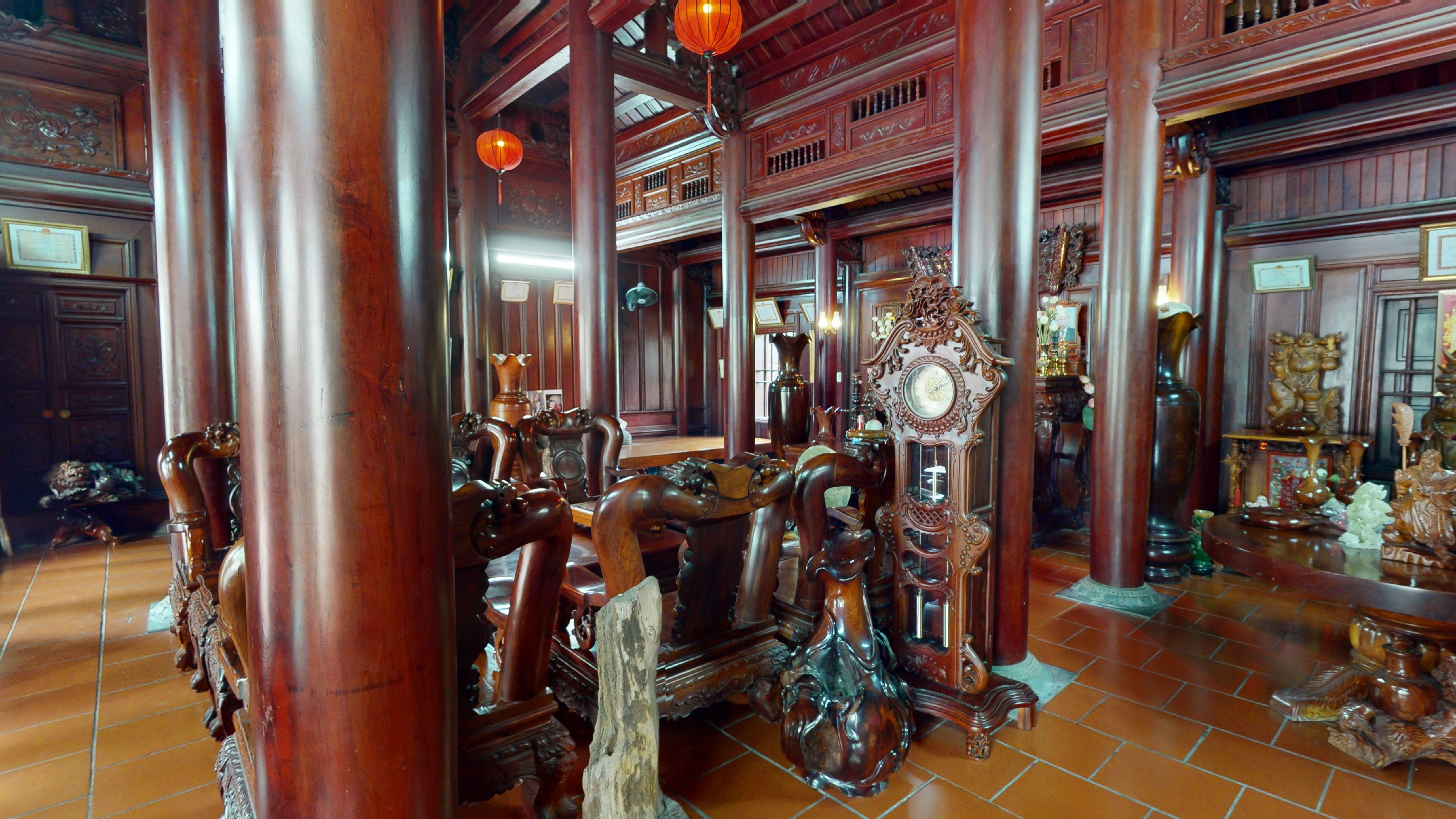 Bán nhà và 2000m2 vườn cây, nội thất full gỗ quý